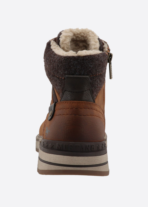 Mustang poolsaapad Maril