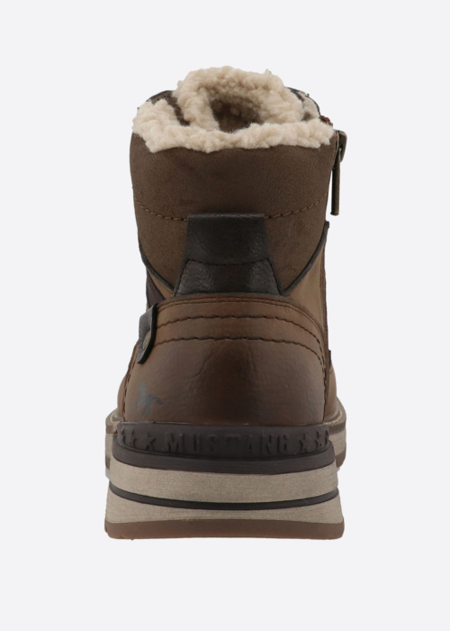 Mustang poolsaapad Maril