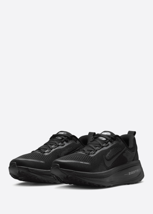 Беговые кроссовки Vomero 18 Nike