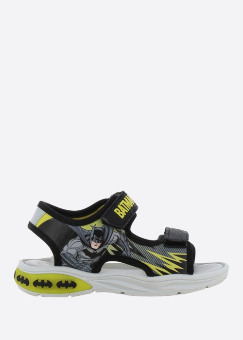 Leomil vilkuvad sandaalid Batman