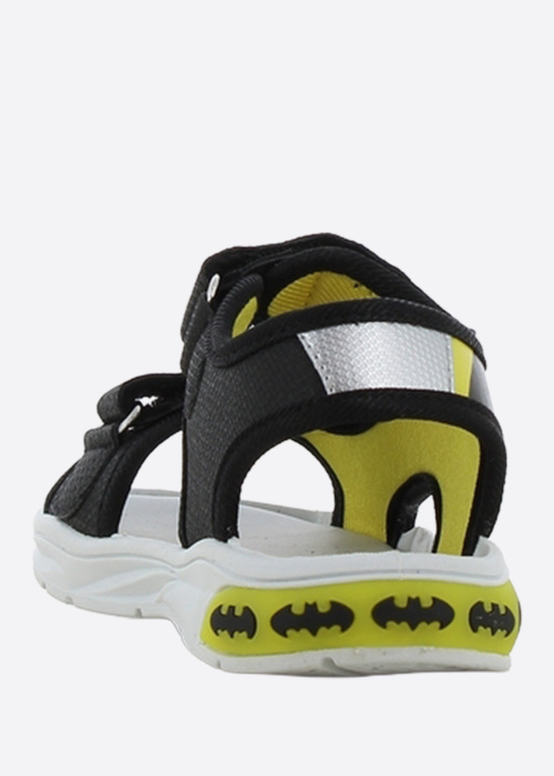 Leomil vilkuvad sandaalid Batman