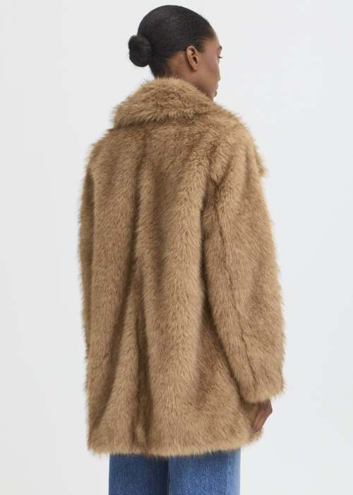 Шуба Akaja b.young