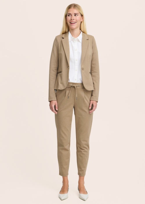 b.young jakk Rizetta