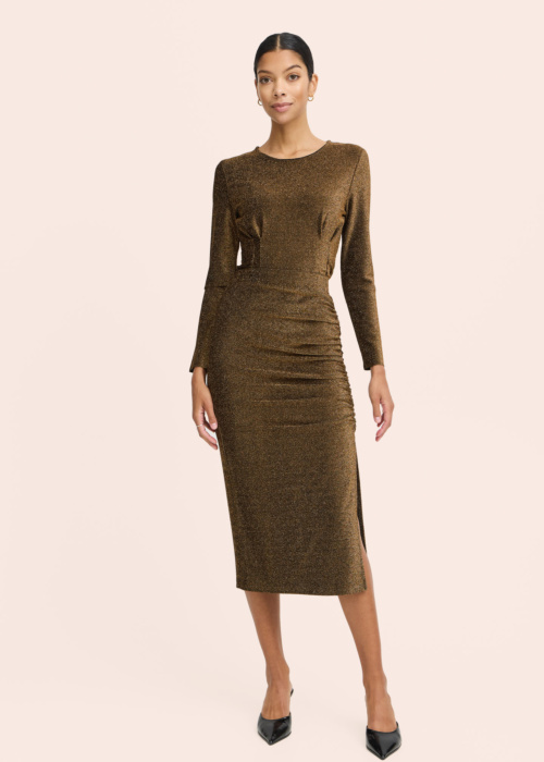 b.young seelik Tacha