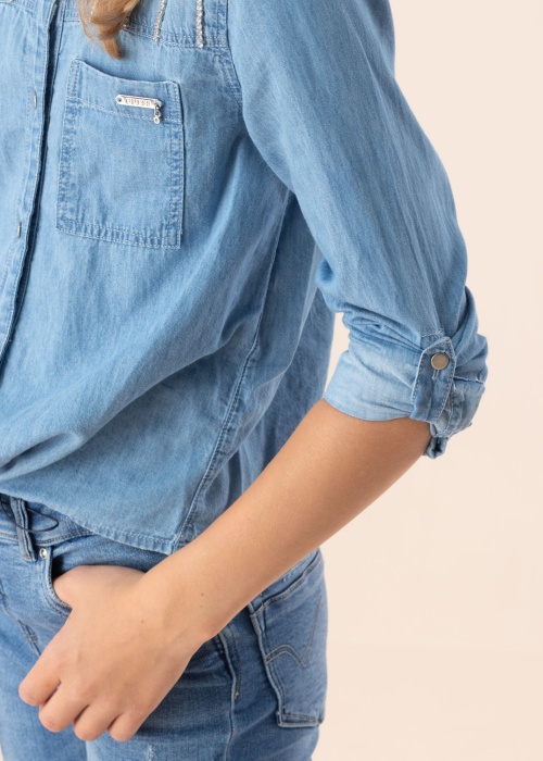 Guess pluus Chambray