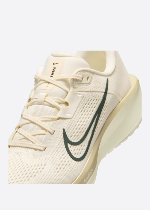 Беговые кроссовки Quest 6 Nike