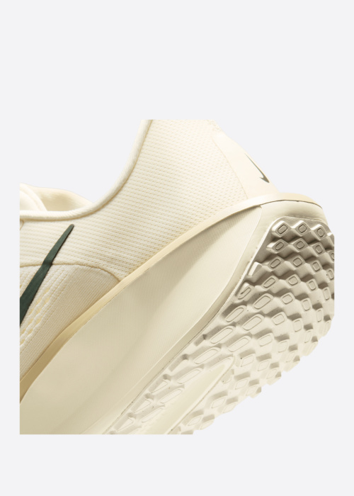 Беговые кроссовки Quest 6 Nike