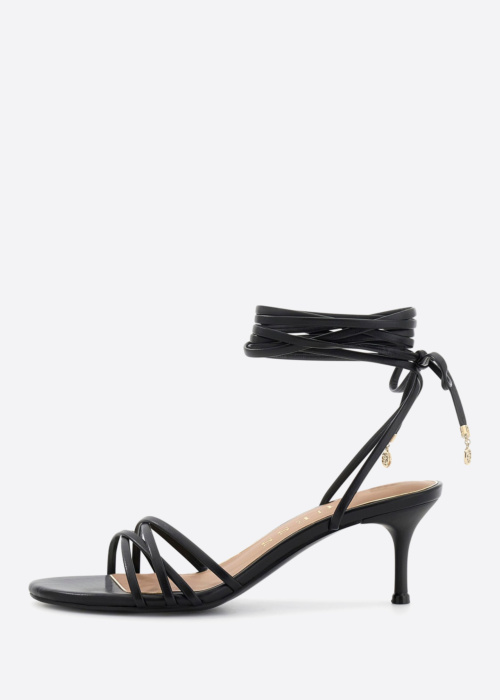 Босоножки Guess