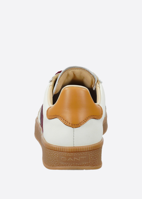 Gant tennised Cuzima