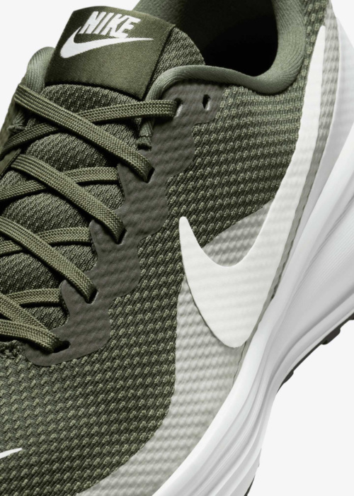 Nike jooksujalatsid Revolution 8