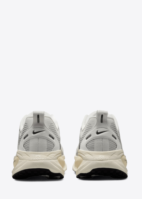 Nike jooksujalatsid Vomero 18