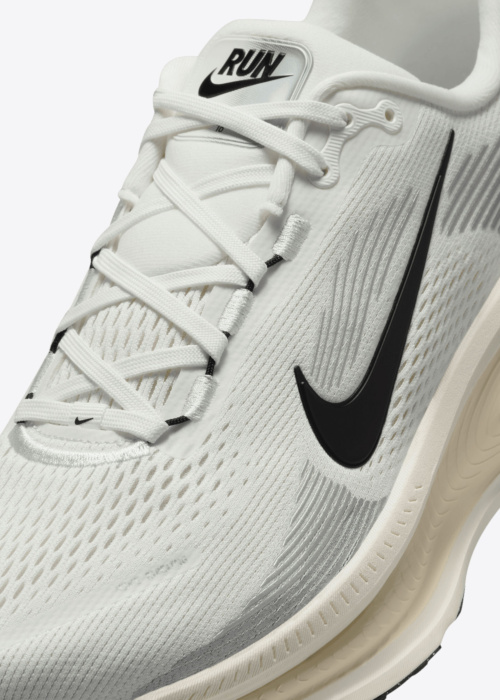 Nike jooksujalatsid Vomero 18