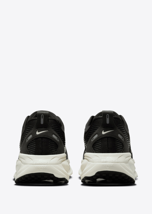 Беговые кроссовки Vomero 18 Nike