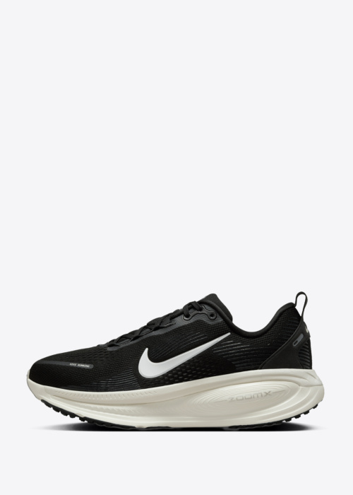 Беговые кроссовки Vomero 18 Nike
