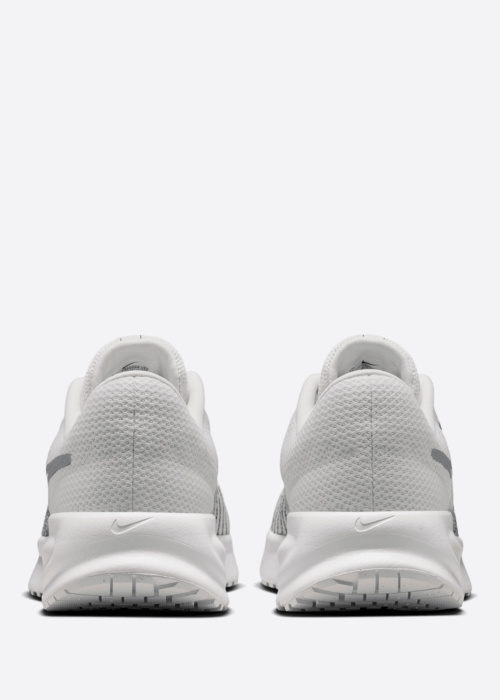 Беговые кроссовки Run Defy Nike