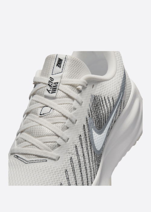 Беговые кроссовки Run Defy Nike