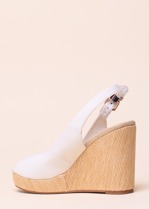 Tommy Hilfiger kingad Elena