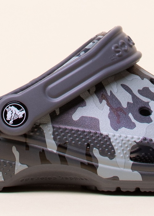 Сандалии Classic camo clog K Crocs