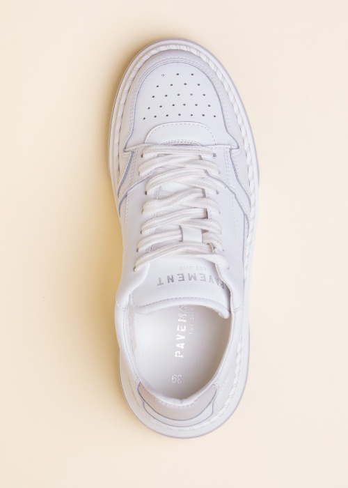 Pavement tennised Boo