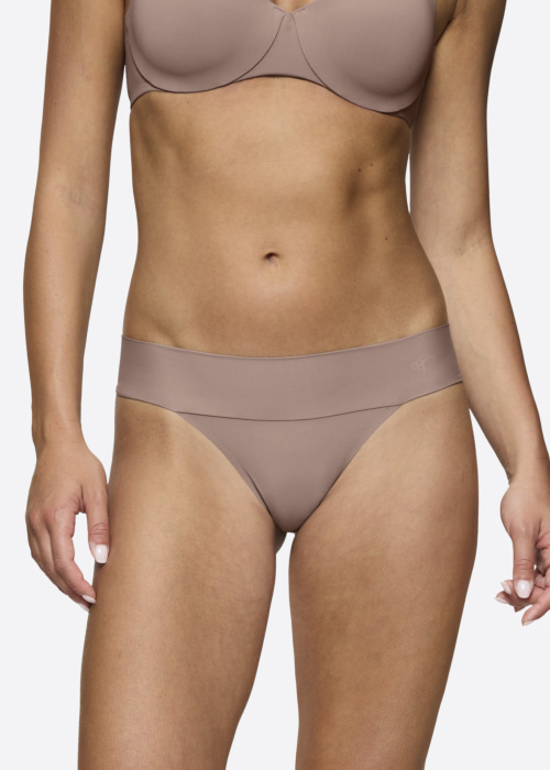 Стринги Triumph