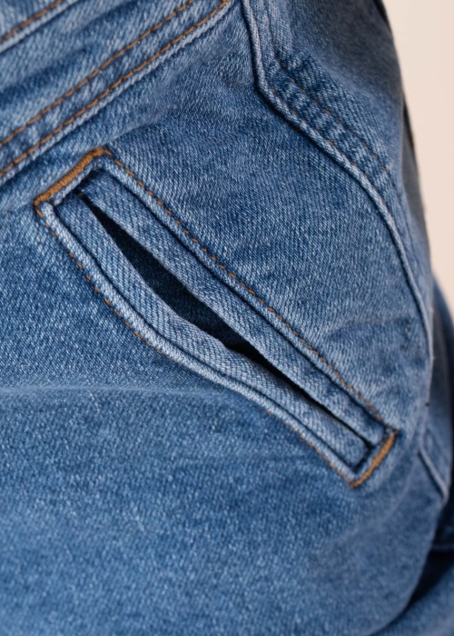 Mustang teksaseelik Laura