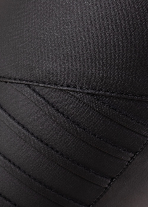 Only vabaajapüksid New