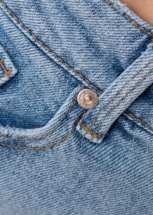 Only lühikesed teksapüksid Emily