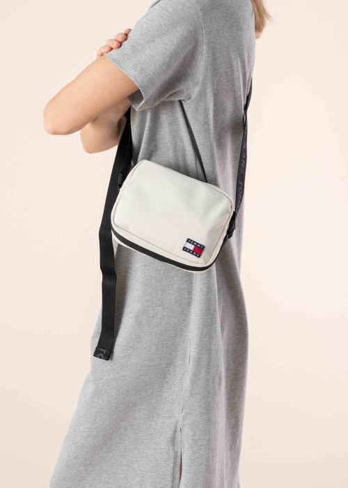 Сумка Essential Tommy Jeans