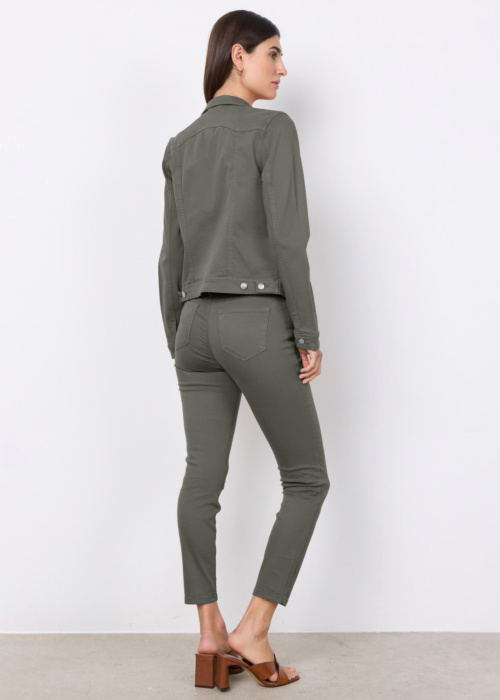 Soyaconcept teksatagi Erna