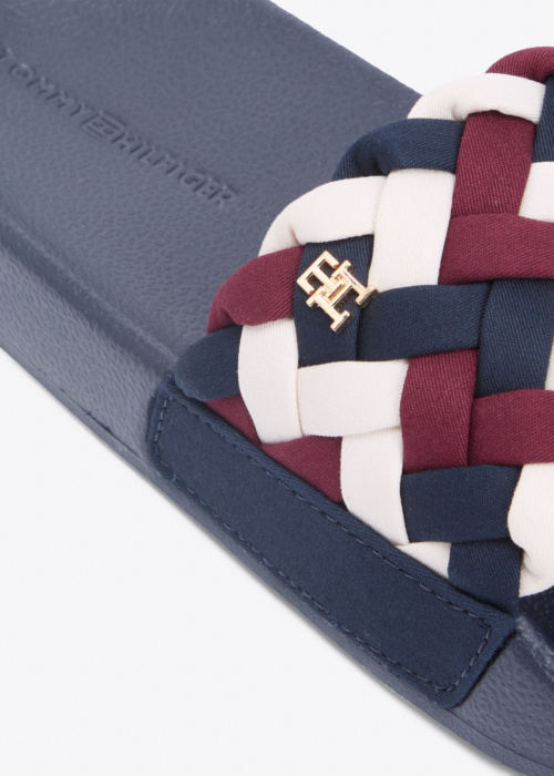 Tommy Hilfiger basseiniplätud