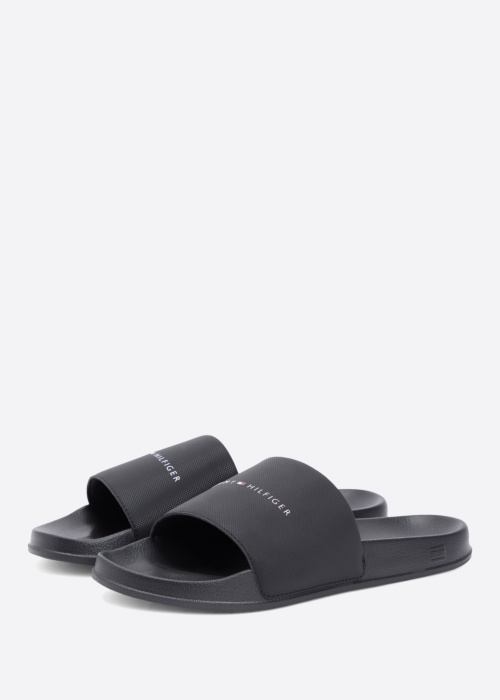Tommy Hilfiger basseiniplätud
