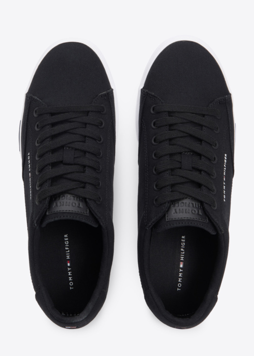 Tommy Hilfiger tennised