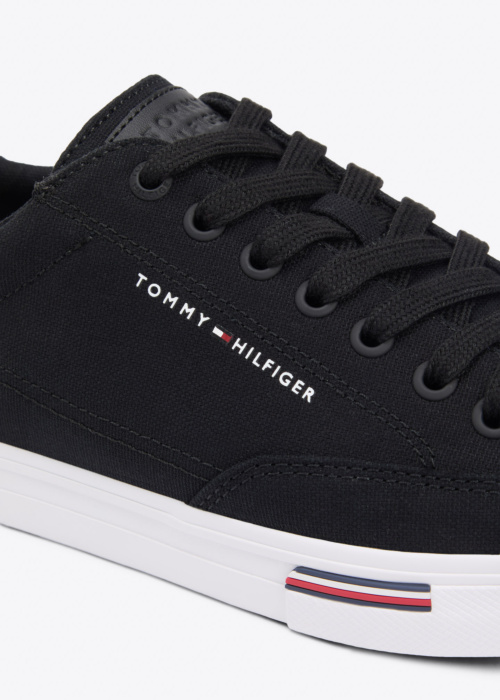 Tommy Hilfiger tennised