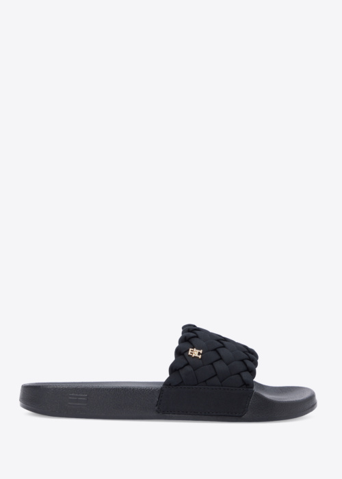 Tommy Hilfiger basseiniplätud