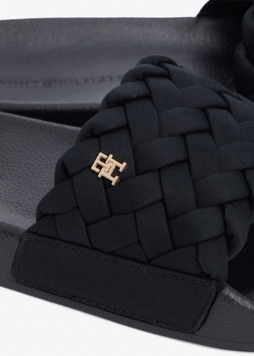 Tommy Hilfiger basseiniplätud