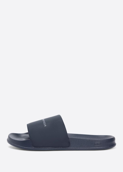 Tommy Hilfiger basseiniplätud