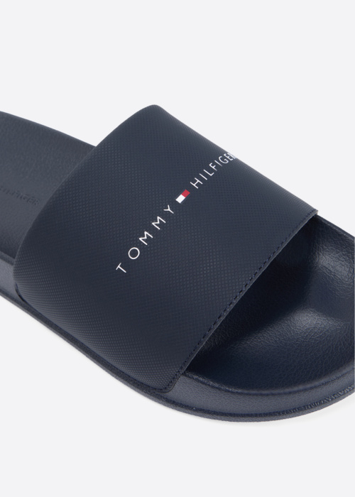 Tommy Hilfiger basseiniplätud