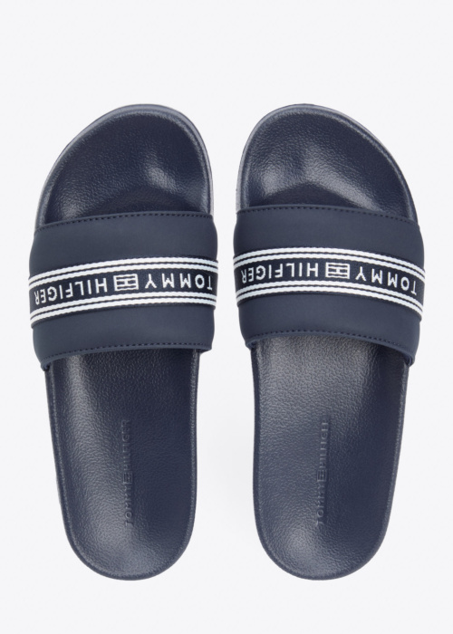 Tommy Hilfiger basseiniplätud