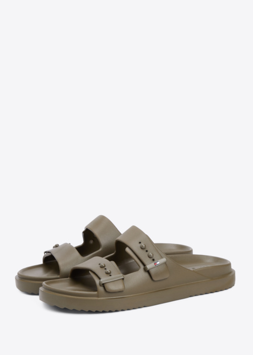 Tommy Hilfiger basseiniplätud