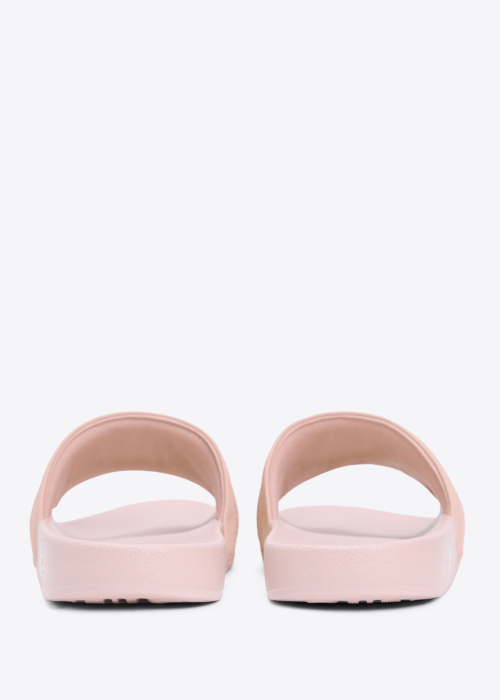 Tommy Hilfiger basseiniplätud