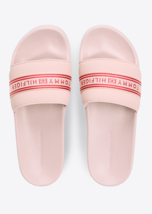 Tommy Hilfiger basseiniplätud