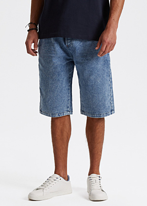 Diverse lühikesed teksapüksid