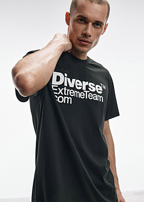 С короткими рукавами Футболка Diverse