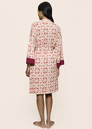 Triumph hommikumantel