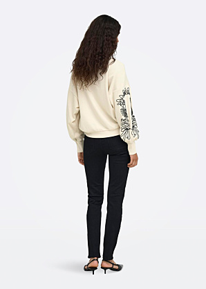 Only pusa Brooke O-Neck Detail
