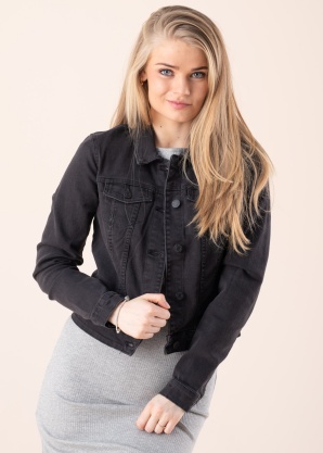 Noisy May teksatagi Debra