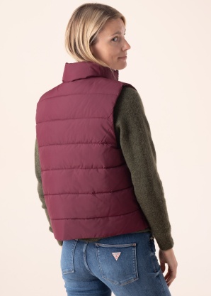 Noisy May vest Marcus