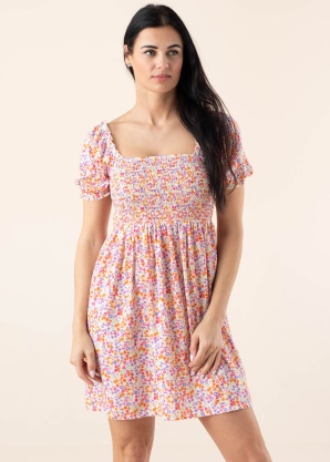 Noisy May kleit Sabina