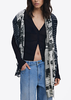 Весенне-осенний шарф Newspaper Desigual