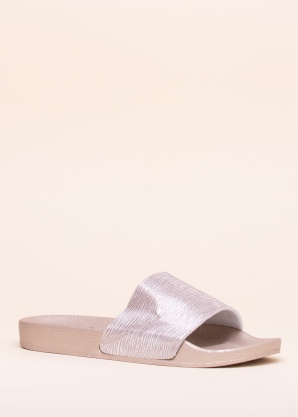 Best Buy basseiniplätud